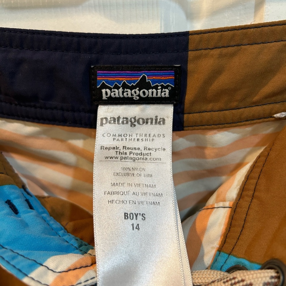Patagonia Boys swim trunks size 14 - Picture 4 of 4